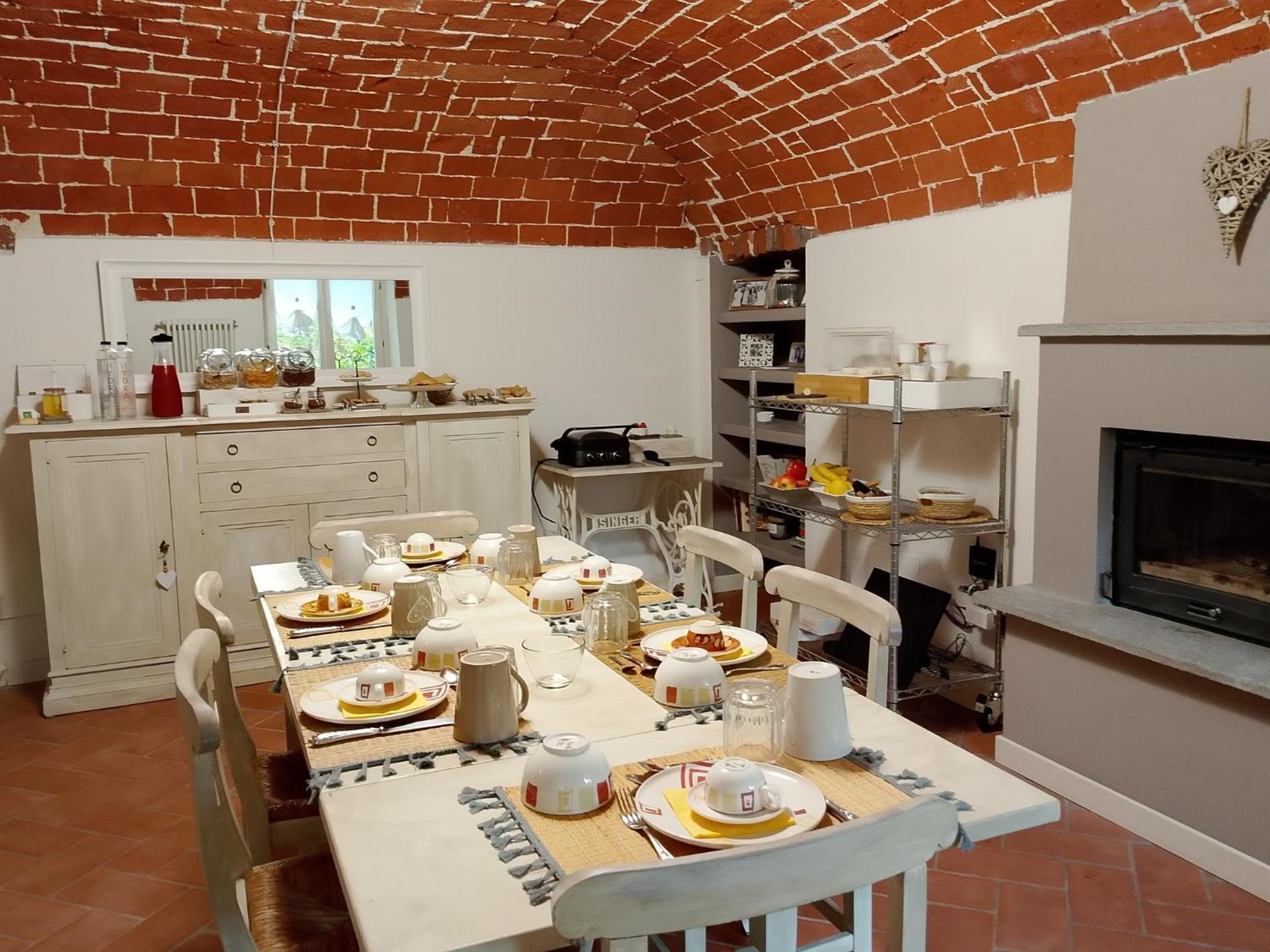 Cascina Spazio Indaco Castagnole Monferrato ภายนอก รูปภาพ